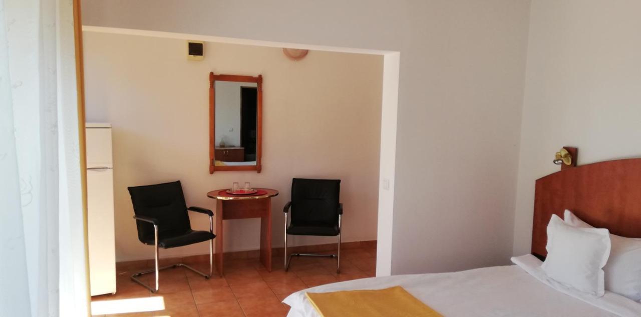 Pension Casa Soarelui Sinaia Exteriör bild