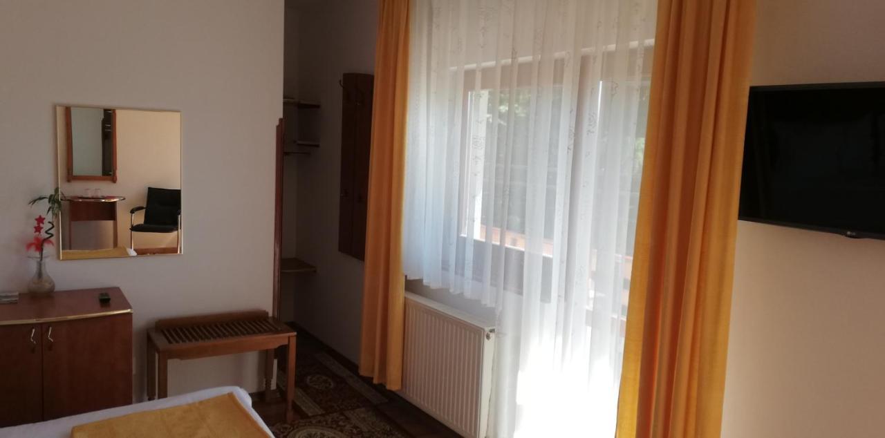 Pension Casa Soarelui Sinaia Exteriör bild